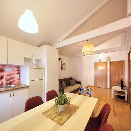 Entreparedes Apartmán