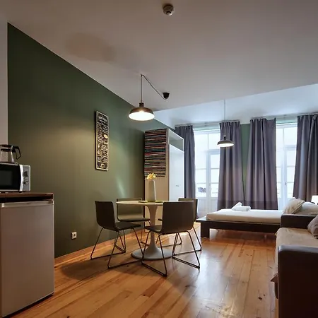 Apartment Entreparedes 3*
